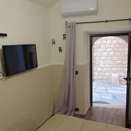 Cataleya باري